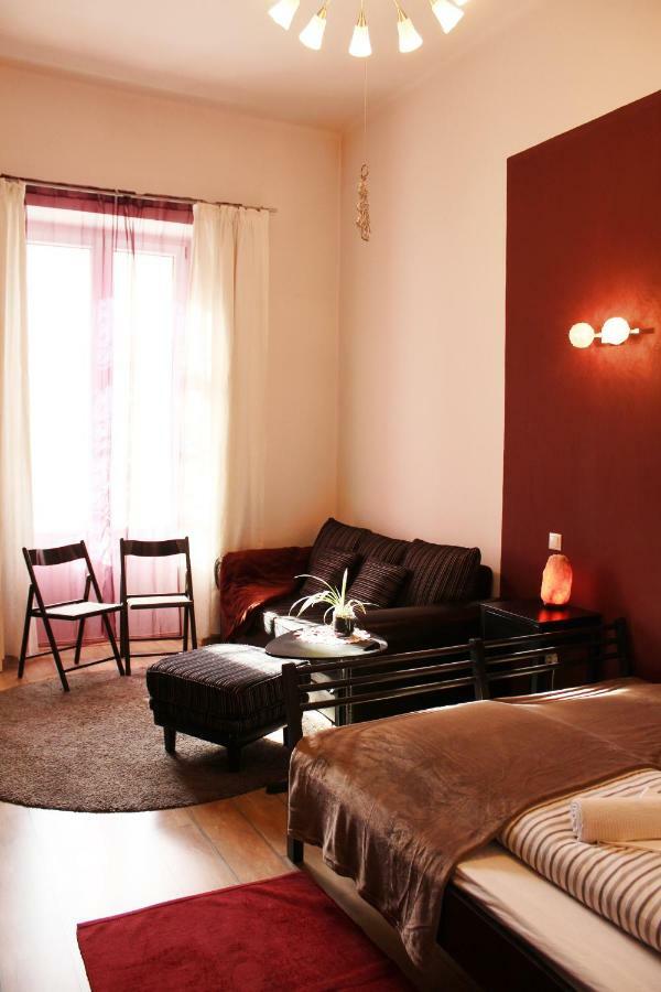 Yasmine Flat Budapeste Exterior foto